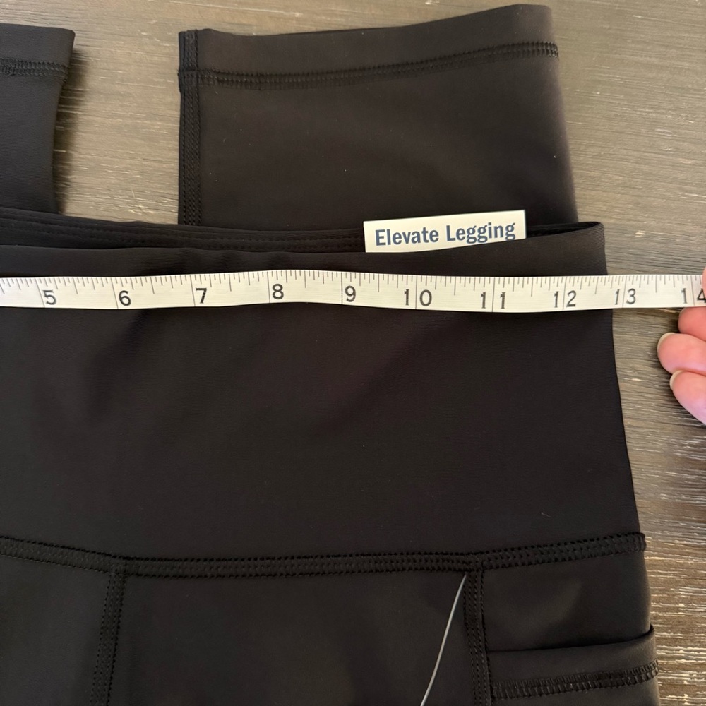 NWT Old Navy Elevate Leggings Crop High Rise Side Pockets Go Dry Size M Women - Picture 9 of 11